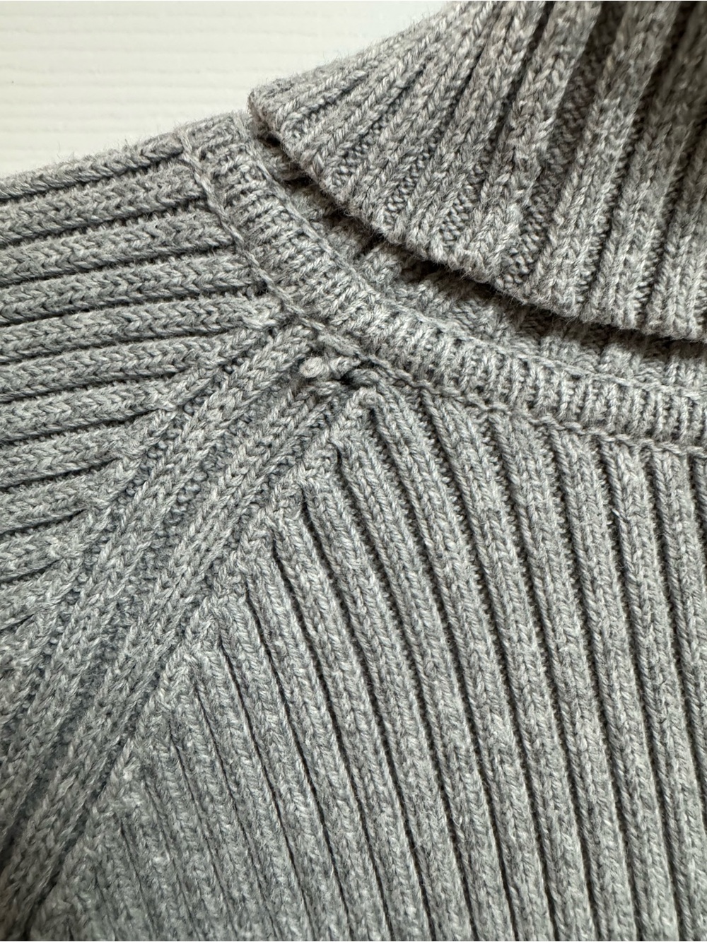 Eddie Bauer Light Gray Ribbed Turtleneck Sweater - Picture 5 of 9